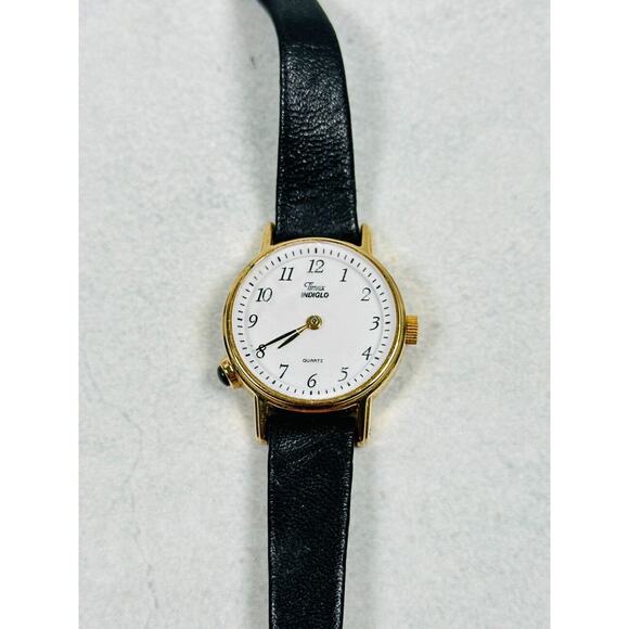 VTG Timex Watch Womens 23mm Gold Tone Classic Water Resistant New Battery - Picture 2 of 11